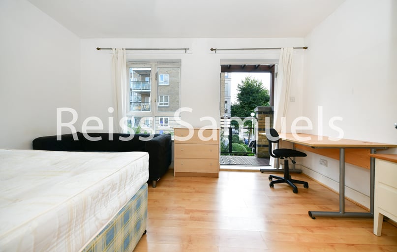Ferry Street, Isle of Dogs, London - Image 1
