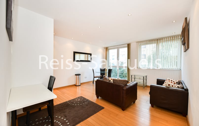 Westferry Road, Isle of Dogs, London - Image 1