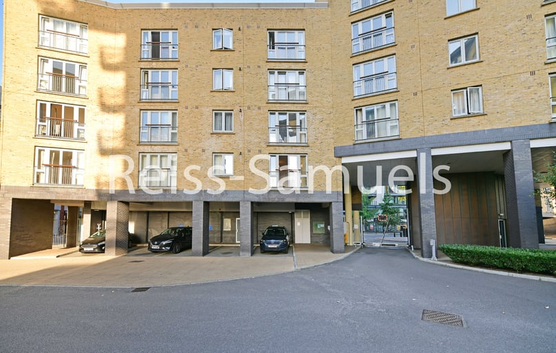 Westferry Road, Canary Wharf, London - Image 1
