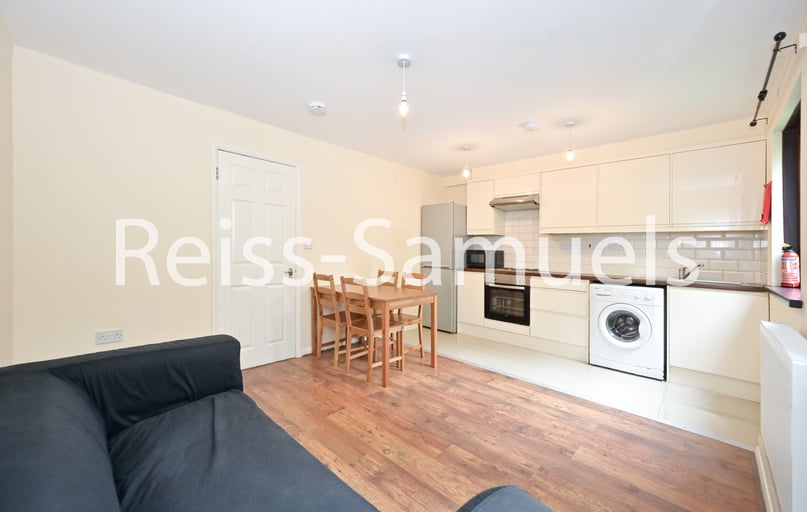 Oxley Close, Bermondsey, London - Image 1