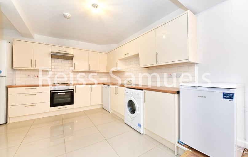 Ferry Street, Isle of Dogs, London - Image 1