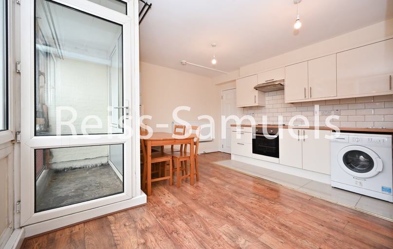 Bath Terrace, Elephant & Castle, London - Image 1