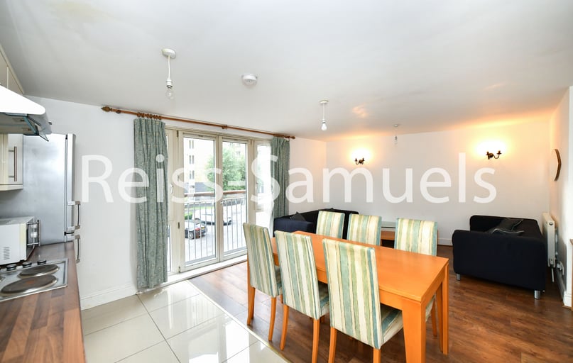 Westferry Road, Canary Wharf, London - Image 1