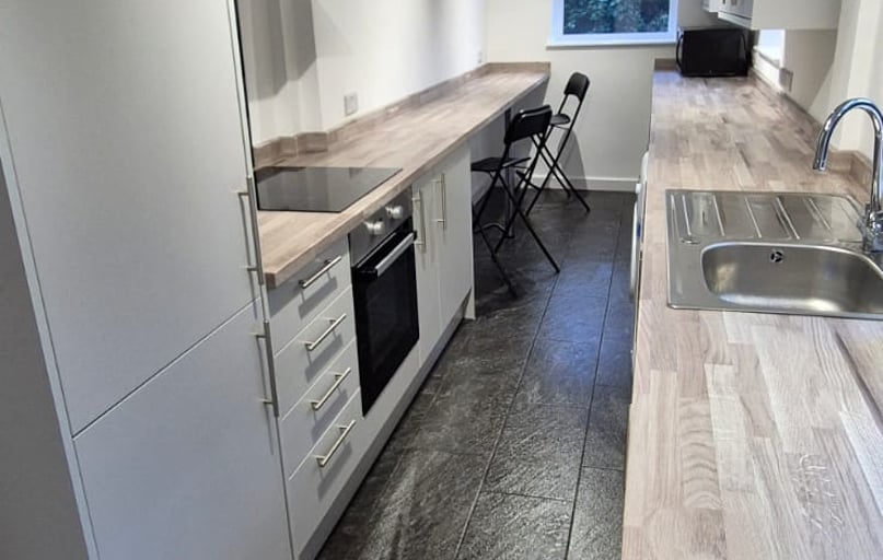 Portland Road, Near University, Nottingham - Image 1