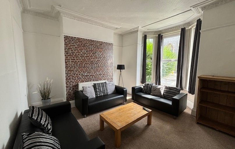 4 North Road East, North hill, Plymouth - Image 1