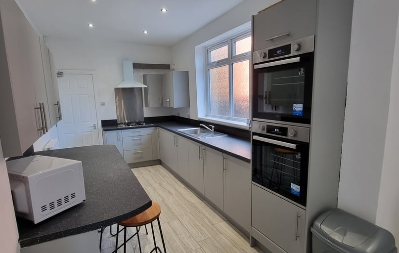 Derby Road, Lenton, Nottingham - Image 1