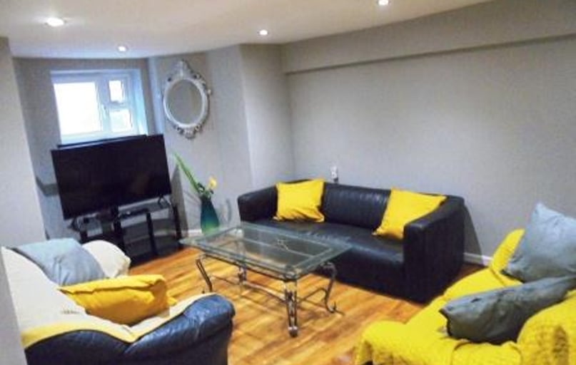 Mauldeth Road Fallowfield, Fallowfield, Manchester - Image 1