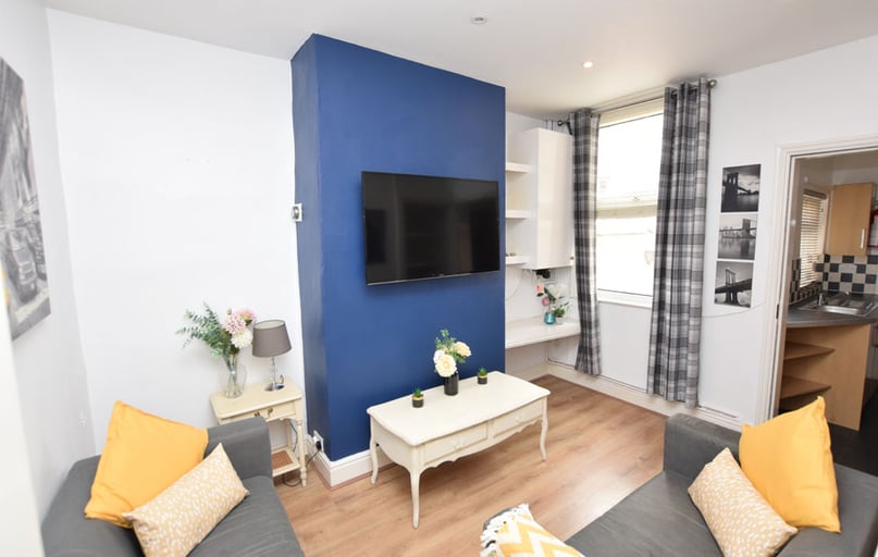 Queen Street, City Centre, Chester - Image 1