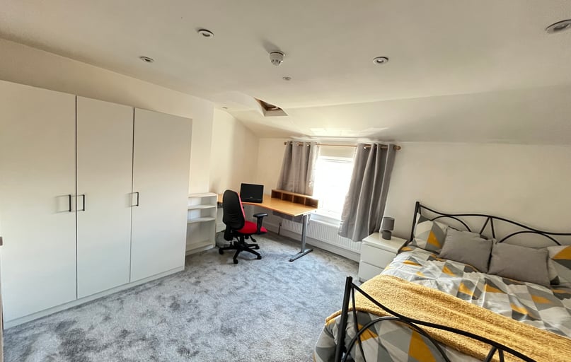 Wellington Street, City centre, Gloucester - Image 1