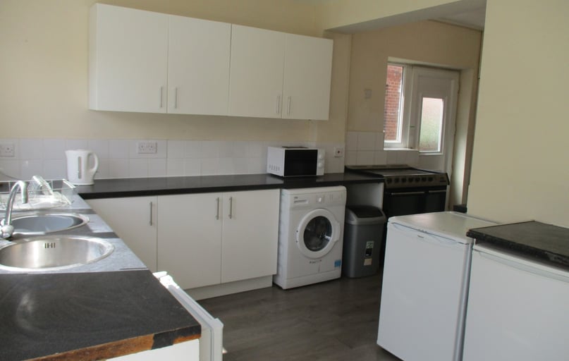 Asquith Avenue, Tang Hall, York - Image 1