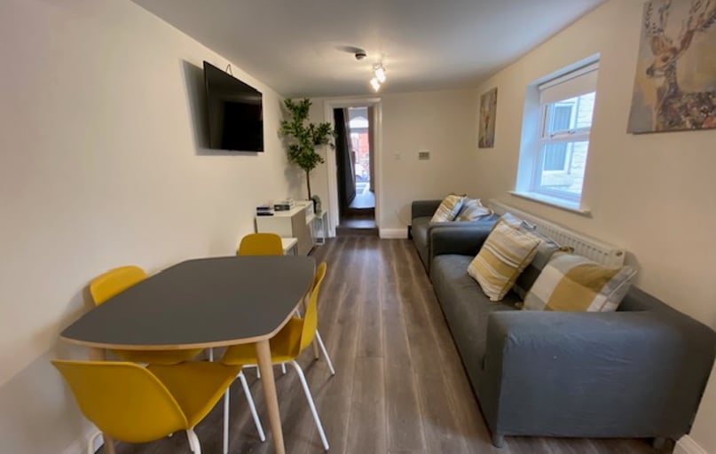 Great cheetham st west, Near university, Salford - Image 1