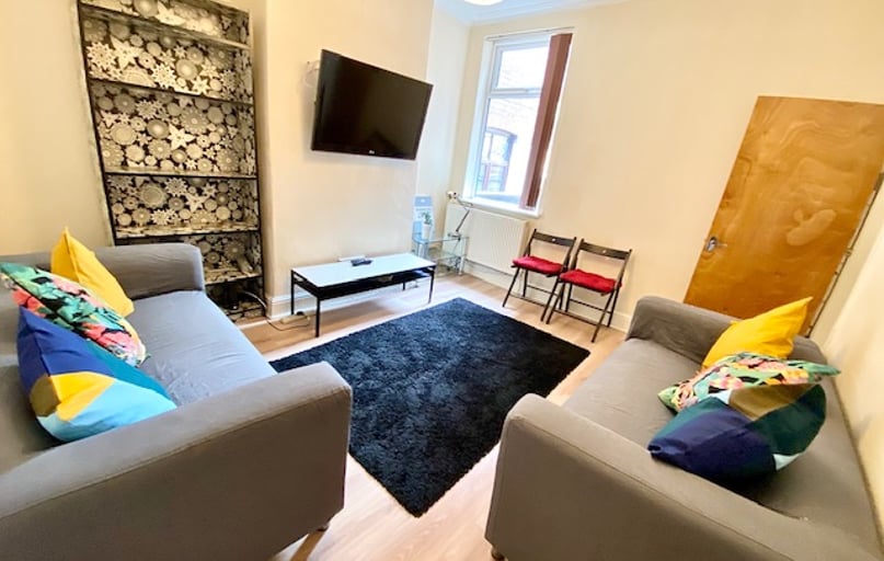 Elleray rd, Near university, Salford - Image 1