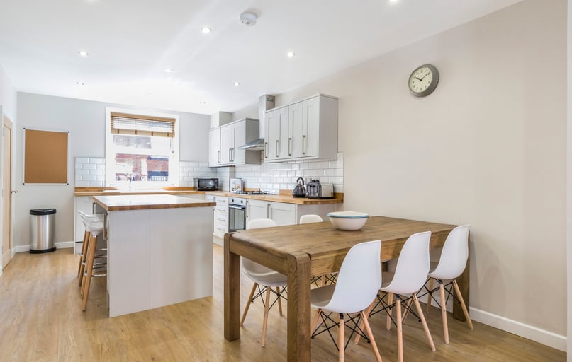 Archery Place, Woodhouse, Leeds - Image 1