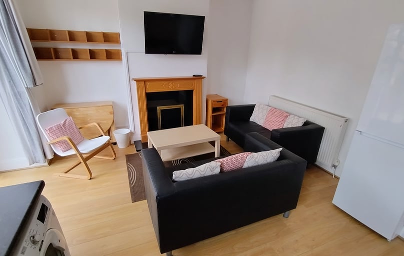 Melrosegate, York - Image 1