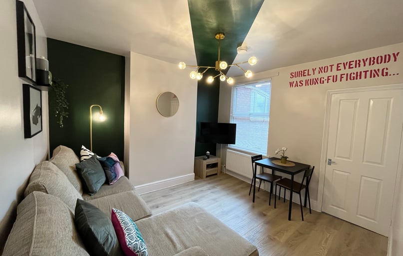 Lea Road, Abington, Northampton - Image 1