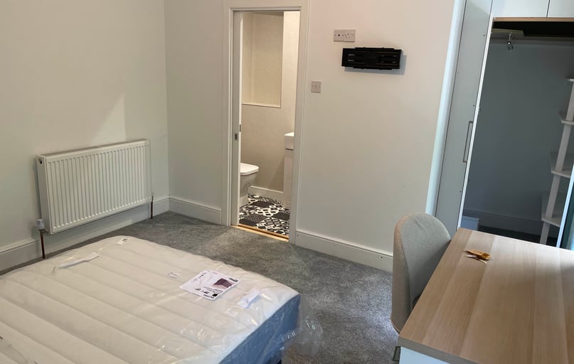 Oakwood Road, Uplands, Swansea - Image 1