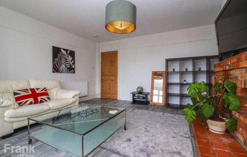 Oakville mansions, Central, Southampton - Image 1