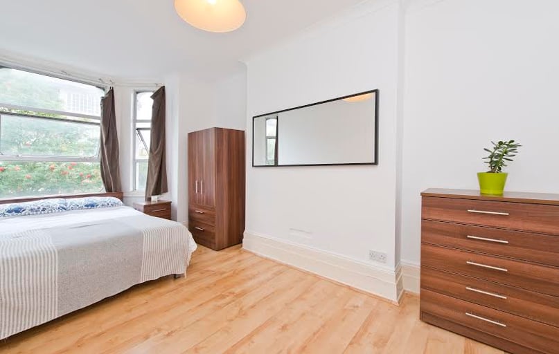 Frithville Gardens, Shepherds Bush, London - Image 1