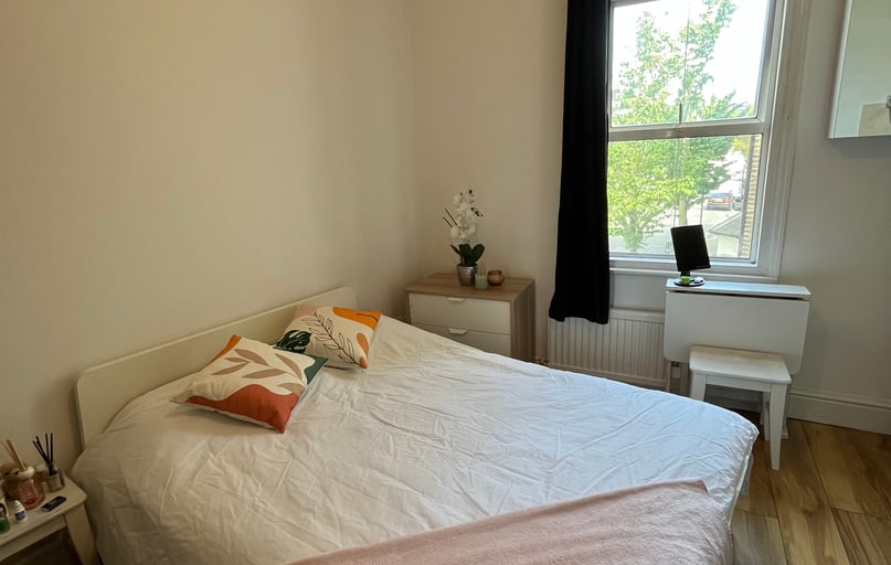 Dalling Road, Hammersmith, London - Image 1