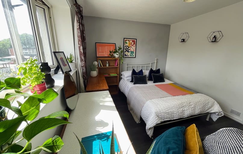 Penrhyn close, City centre, Nottingham - Image 1