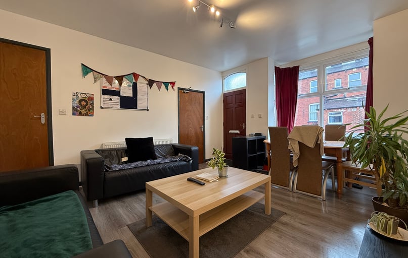 Royal Park Terrace, Hyde Park, Leeds - Image 1