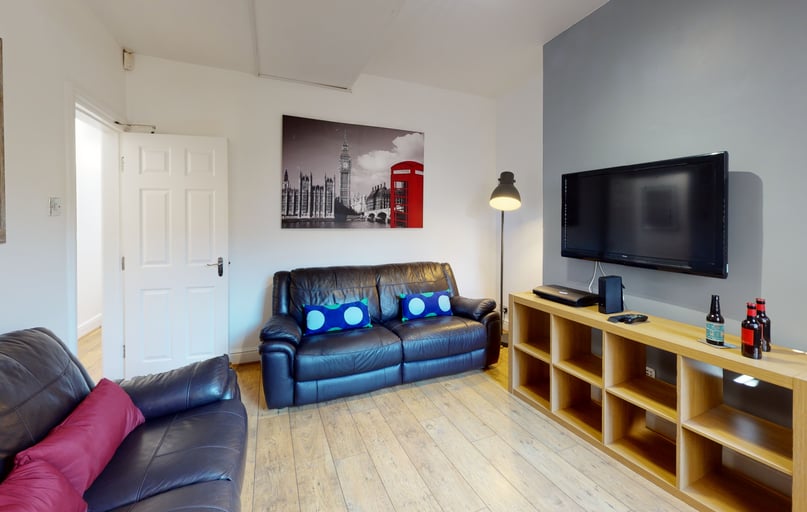 Wellington Street, City centre, Nottingham - Image 1