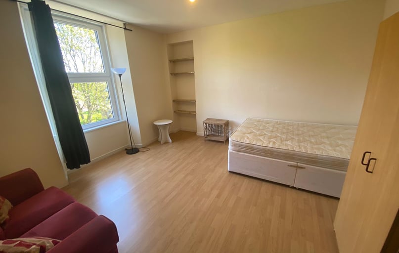 Polepark Road, Near university, Dundee - Image 1