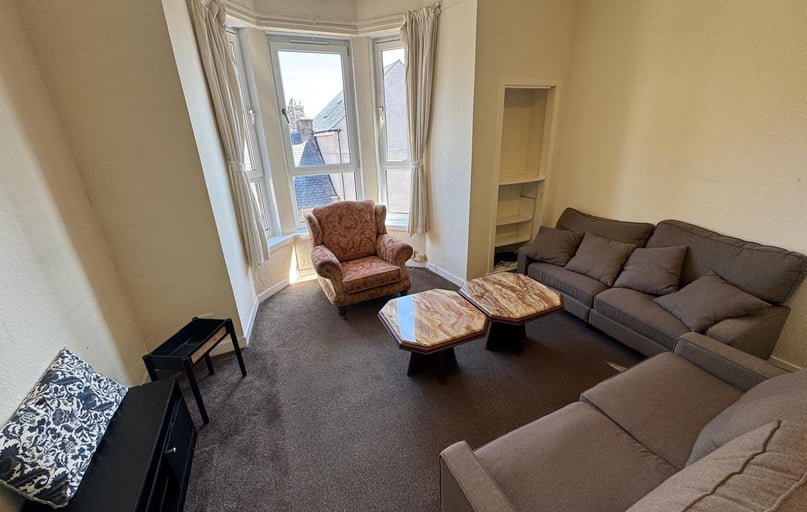 Step Row, West end, Dundee - Image 1