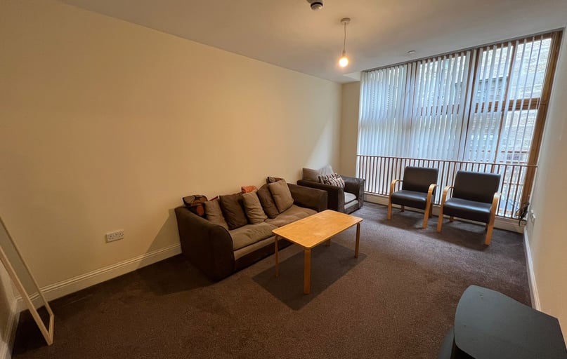 18 Whitehall Crescent, City centre, Dundee - Image 1