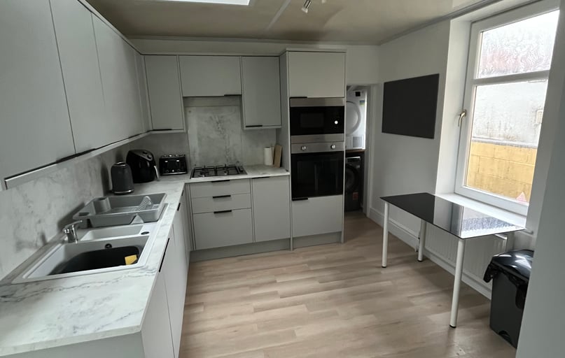 Dale Gardens, North Hill, Plymouth - Image 1