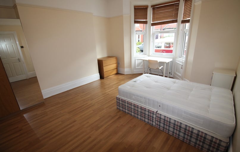 Treherne Road , Jesmond, Newcastle - Image 1