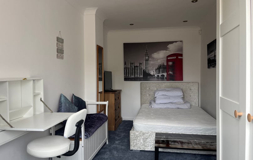 Symonds Close, Eastleigh, Southampton - Image 1