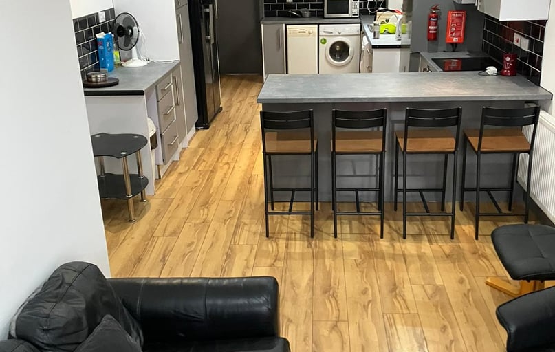 Heeley Road, Selly Oak, Birmingham - Image 1