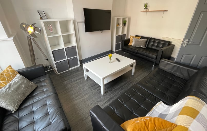 Chichester Street, City Centre, Chester - Image 1