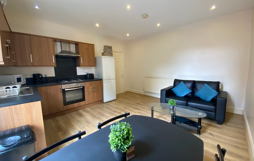 Portland Cresent, Victoria park, Manchester - Image 1