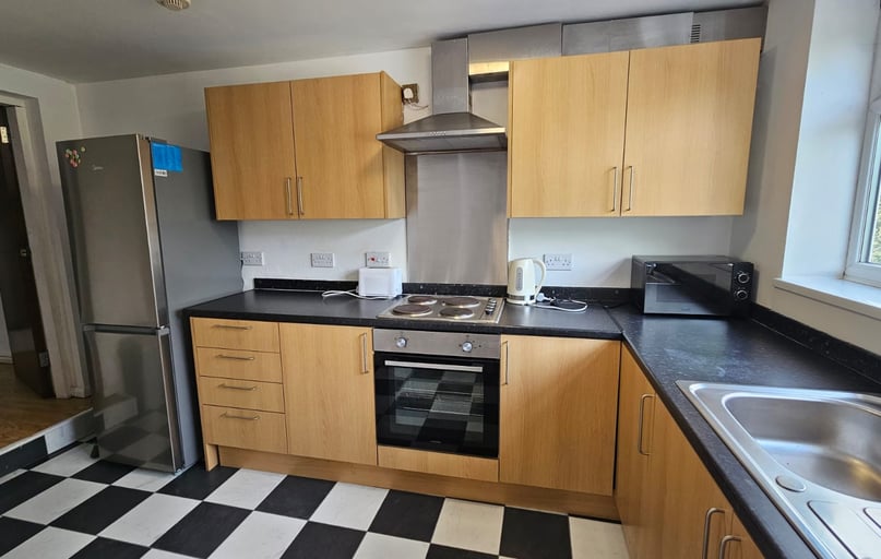 London Road, Highfield, Sheffield - Image 1