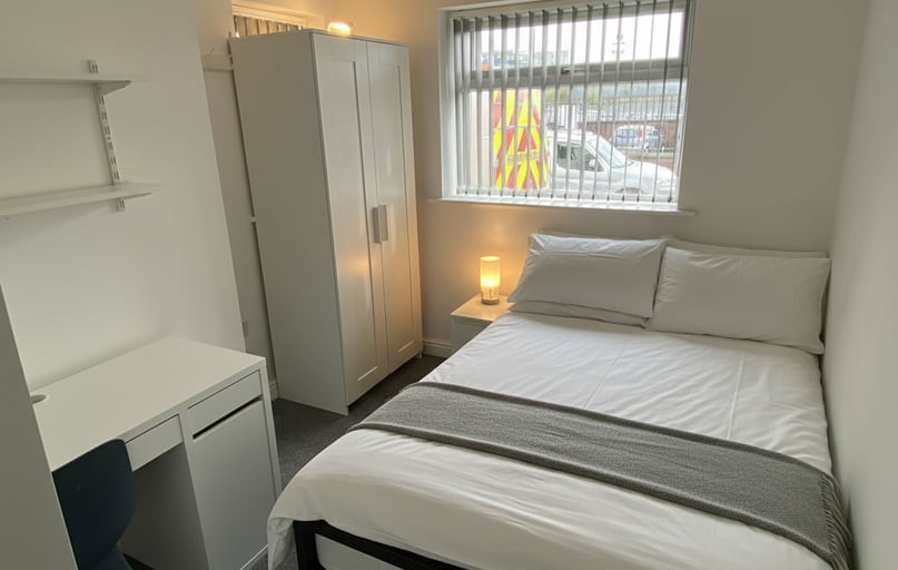 32 Crescent, Castlefield, Salford - Image 1