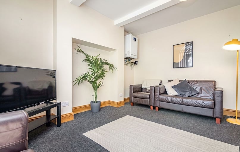 Harlaxton Drive, Radford, Nottingham - Image 1