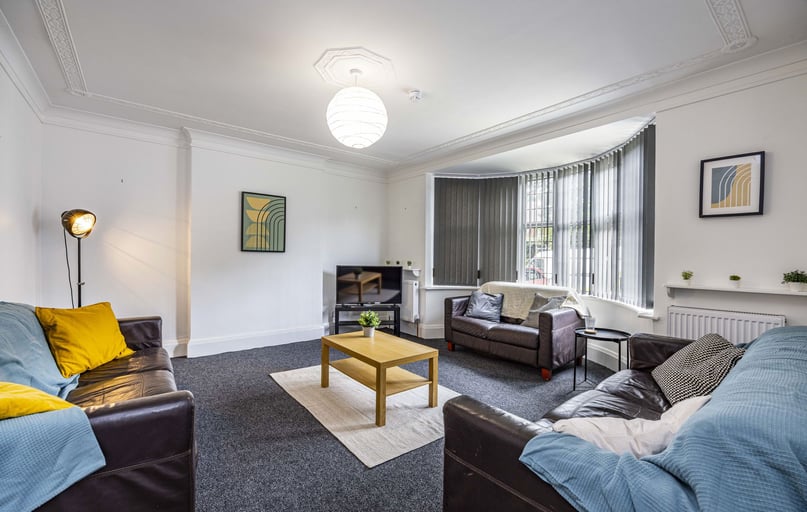 Oundle Drive, Lenton, Nottingham - Image 1