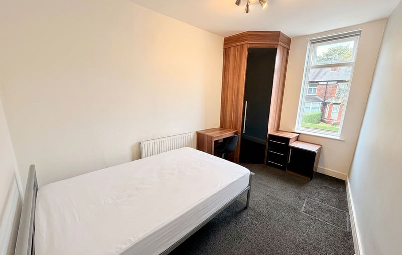 377 Lower Broughton Road, Charlestown, Salford - Image 1