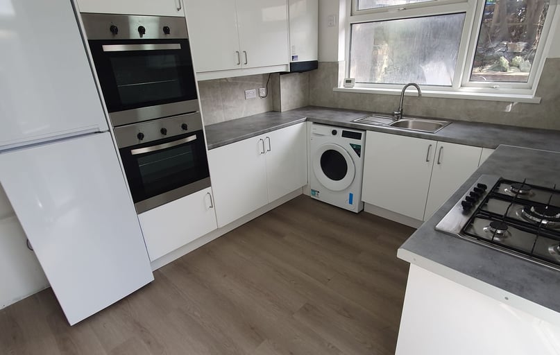 Strathnairn Street, Plasnewydd, Cardiff - Image 1