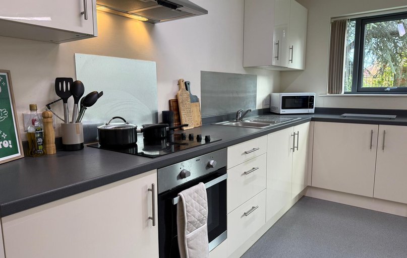 Longdales Lodge, Uphill, Lincoln - Image 1