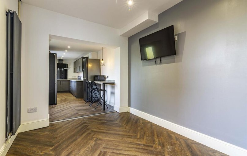 30 Nottingham Road, New Basford, Nottingham - Image 1