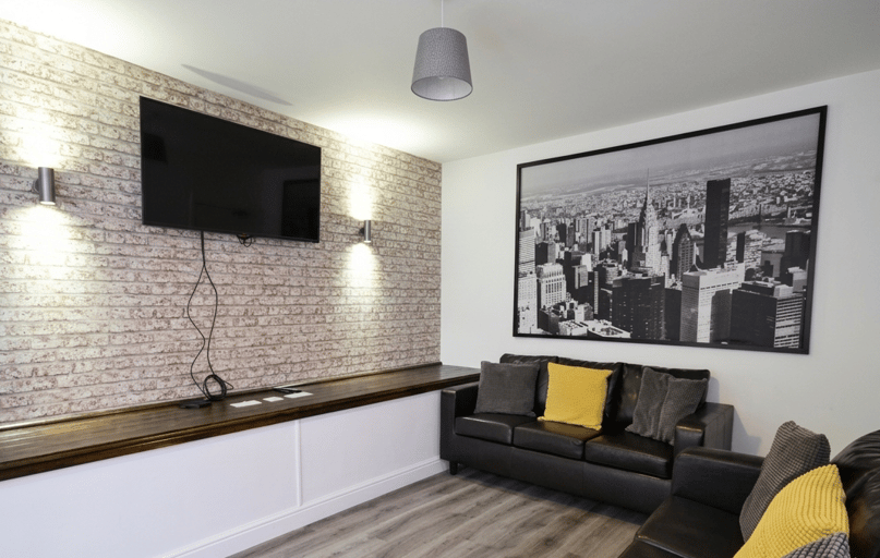 Beeston, Lenton Abbey, Nottingham - Image 1