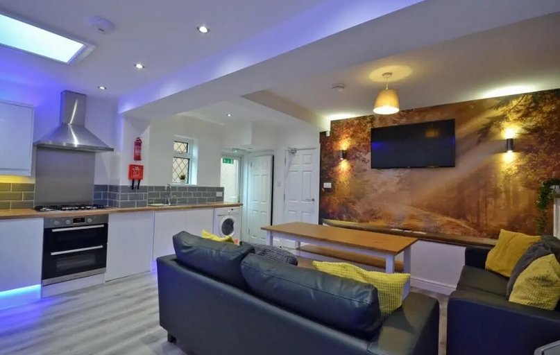 Beeston, Nottingham - Image 1