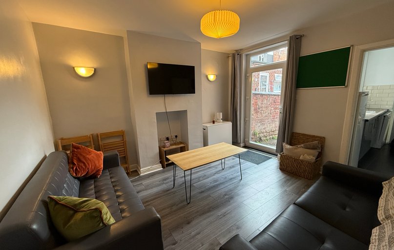 39 Douglas Road, Radford, Nottingham - Image 1