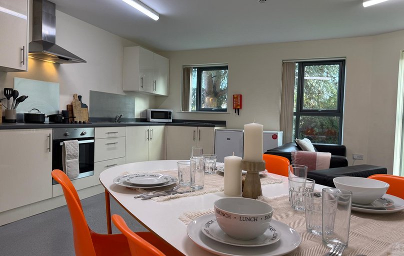 Longdales Lodge, Uphill, Lincoln - Image 1