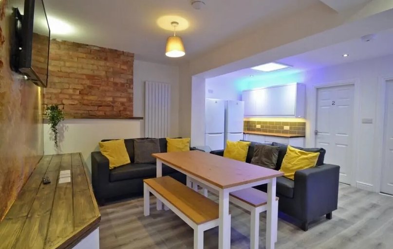 Beeston, Nottingham - Image 1