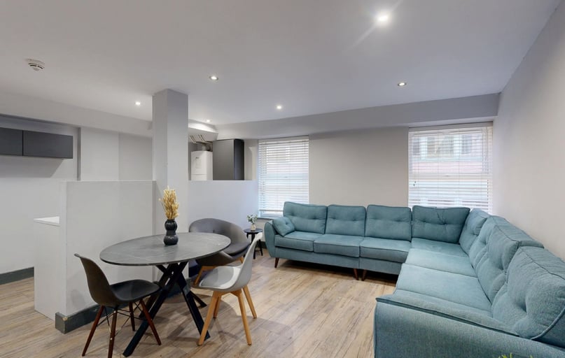 66-72 Houndsgate, Lace Market, Nottingham - Image 1