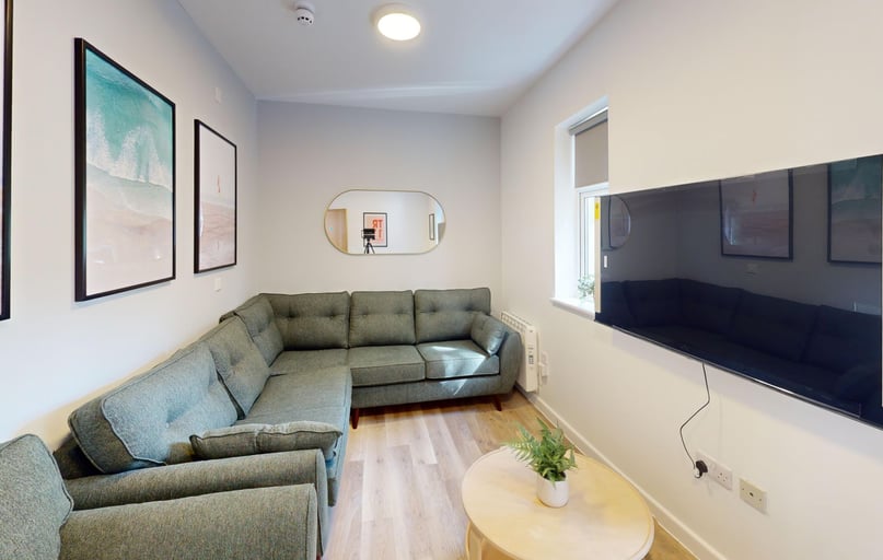 Bar Road, City Centre, Falmouth - Image 1